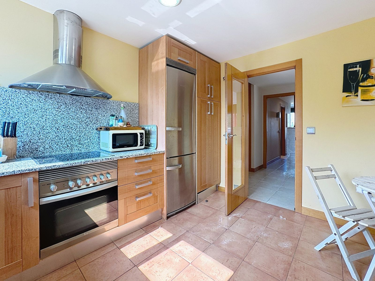 Se vende Apartamento Planta Media de 2 dormitorios en Costa Del Sol, Málaga, España