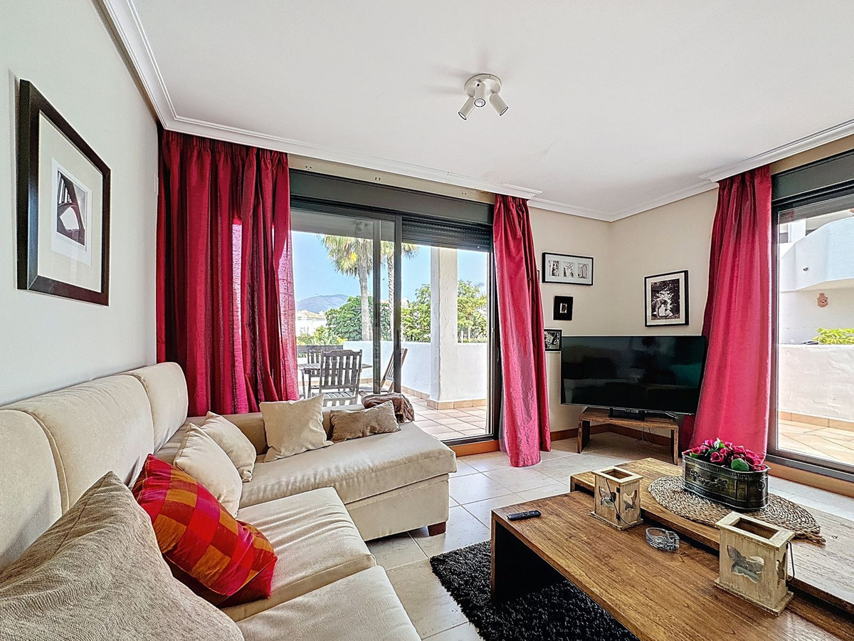 Se vende Apartamento Planta Media de 2 dormitorios en Costa Del Sol, Málaga, España