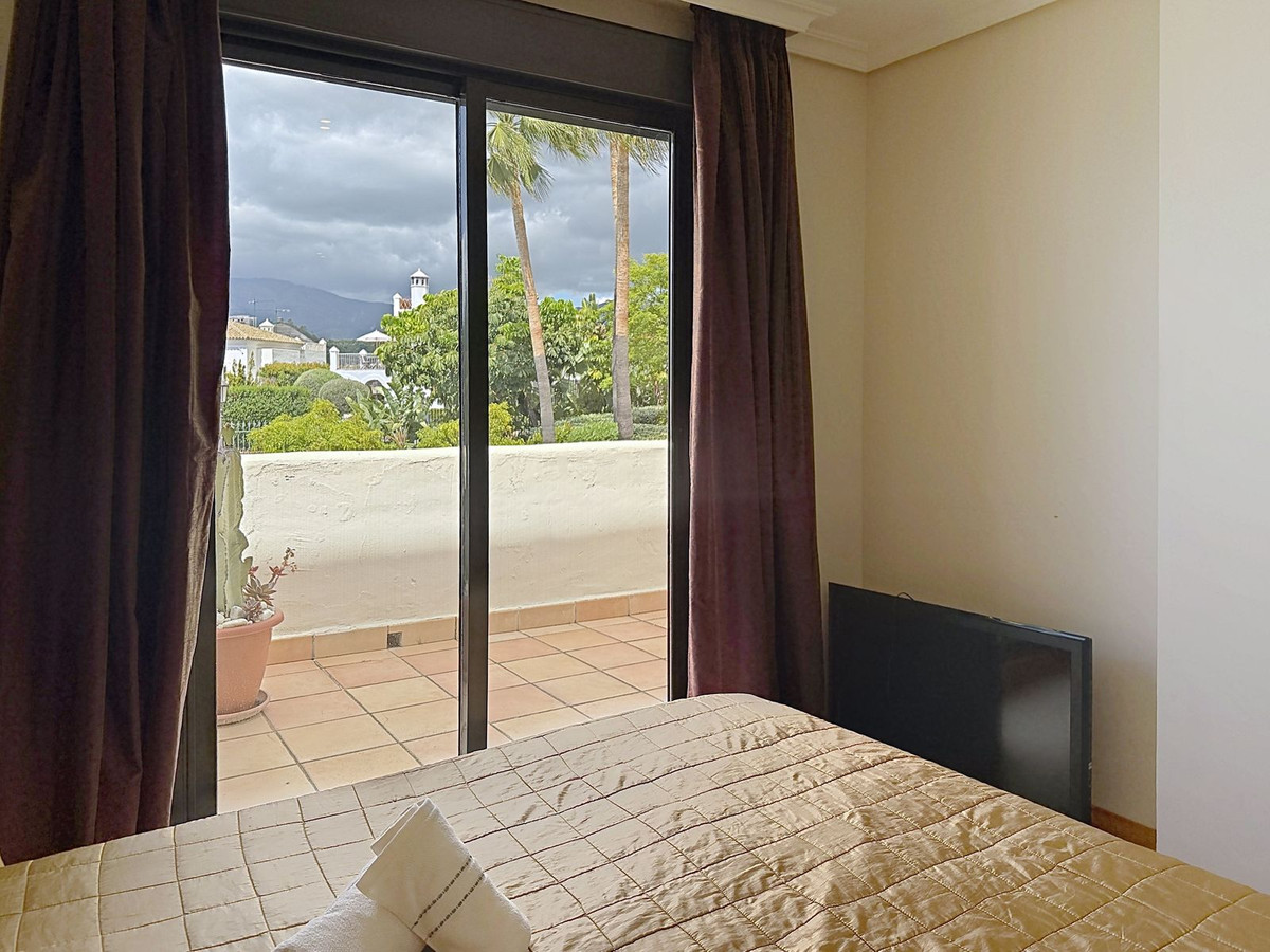 Se vende Apartamento Planta Media de 2 dormitorios en Costa Del Sol, Málaga, España