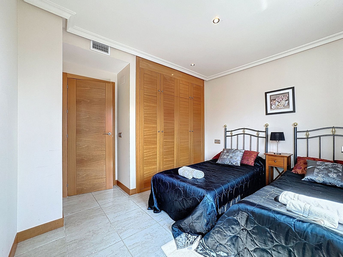 Se vende Apartamento Planta Media de 2 dormitorios en Costa Del Sol, Málaga, España