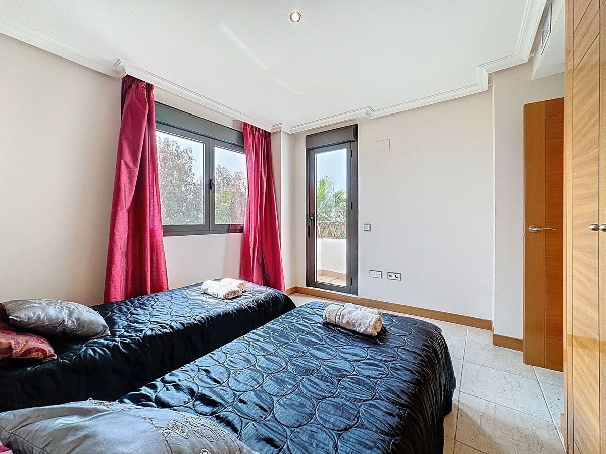 Se vende Apartamento Planta Media de 2 dormitorios en Costa Del Sol, Málaga, España