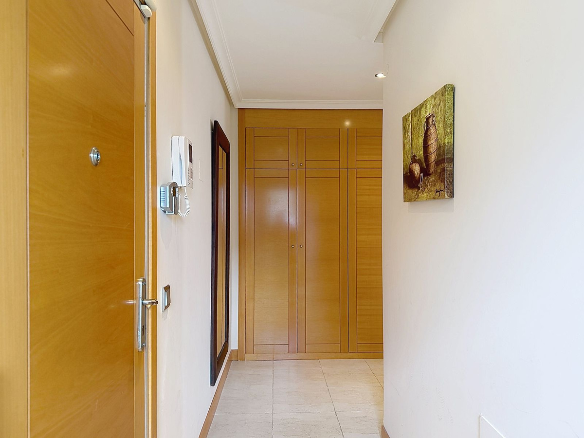 Se vende Apartamento Planta Media de 2 dormitorios en Costa Del Sol, Málaga, España