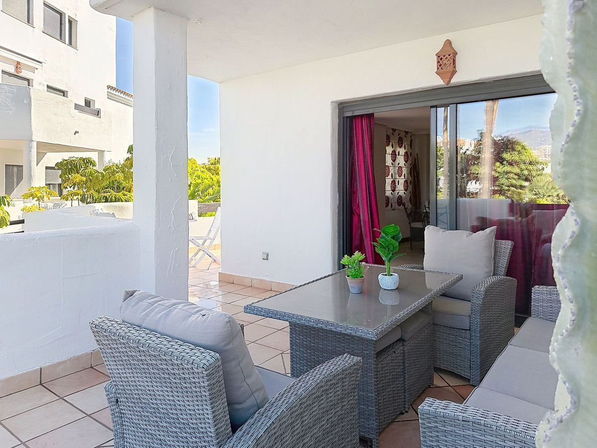 Se vende Apartamento Planta Media de 2 dormitorios en Costa Del Sol, Málaga, España