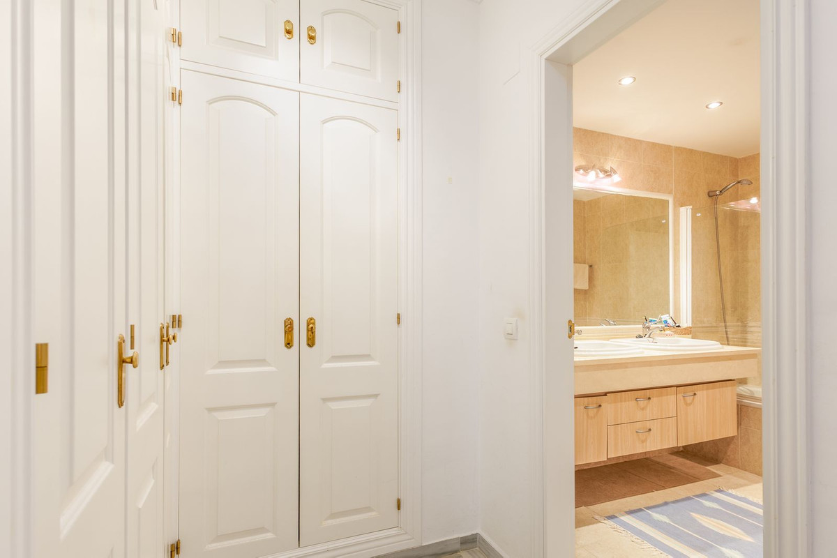 3 Bed Apartment for sale in Alhaurin Golf Costa Del Sol, Málaga, Spain