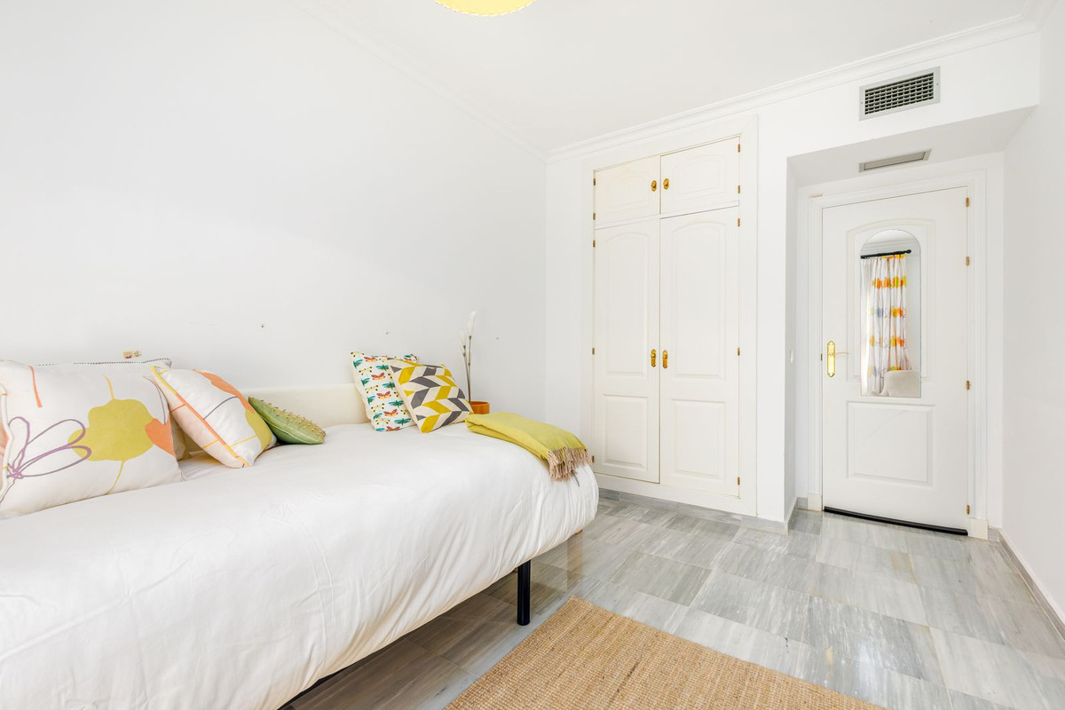3 Bed Apartment for sale in Alhaurin Golf Costa Del Sol, Málaga, Spain