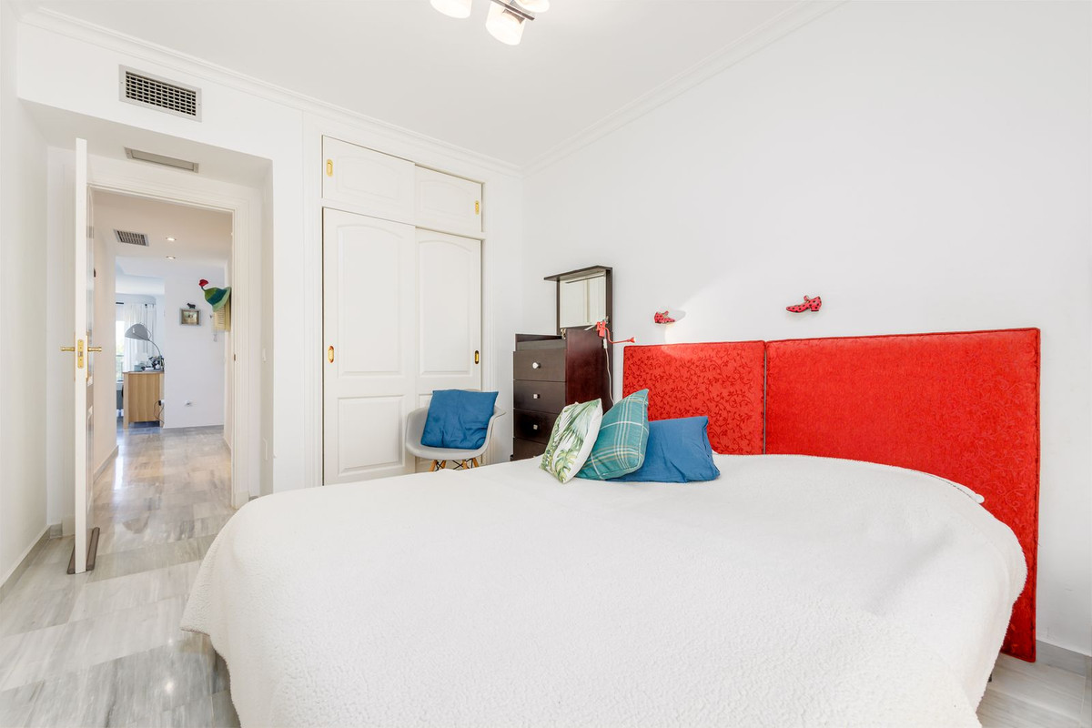 3 Bed Apartment for sale in Alhaurin Golf Costa Del Sol, Málaga, Spain
