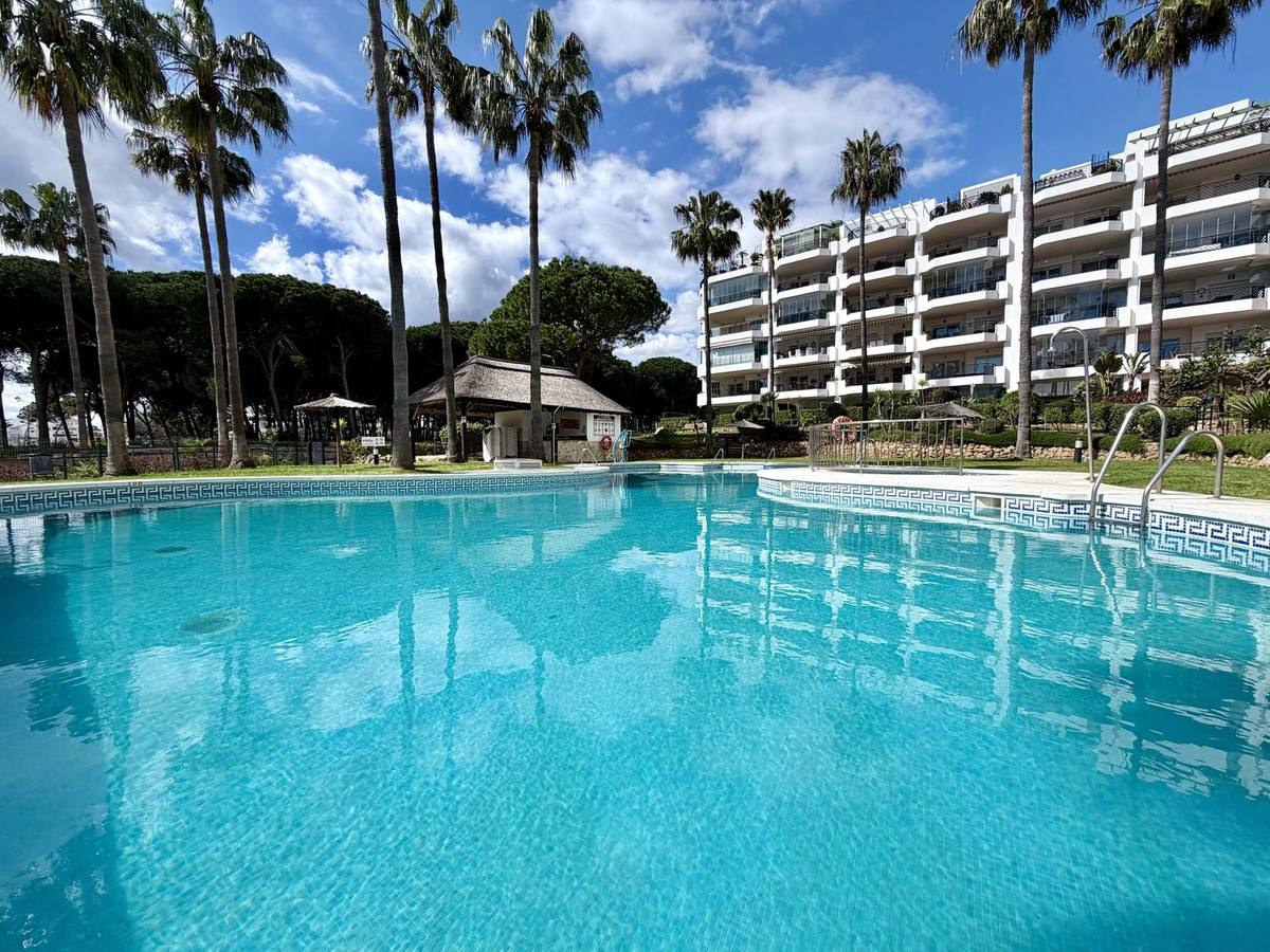 2 Bed Apartment for sale in Calahonda Costa Del Sol, Málaga, Spain