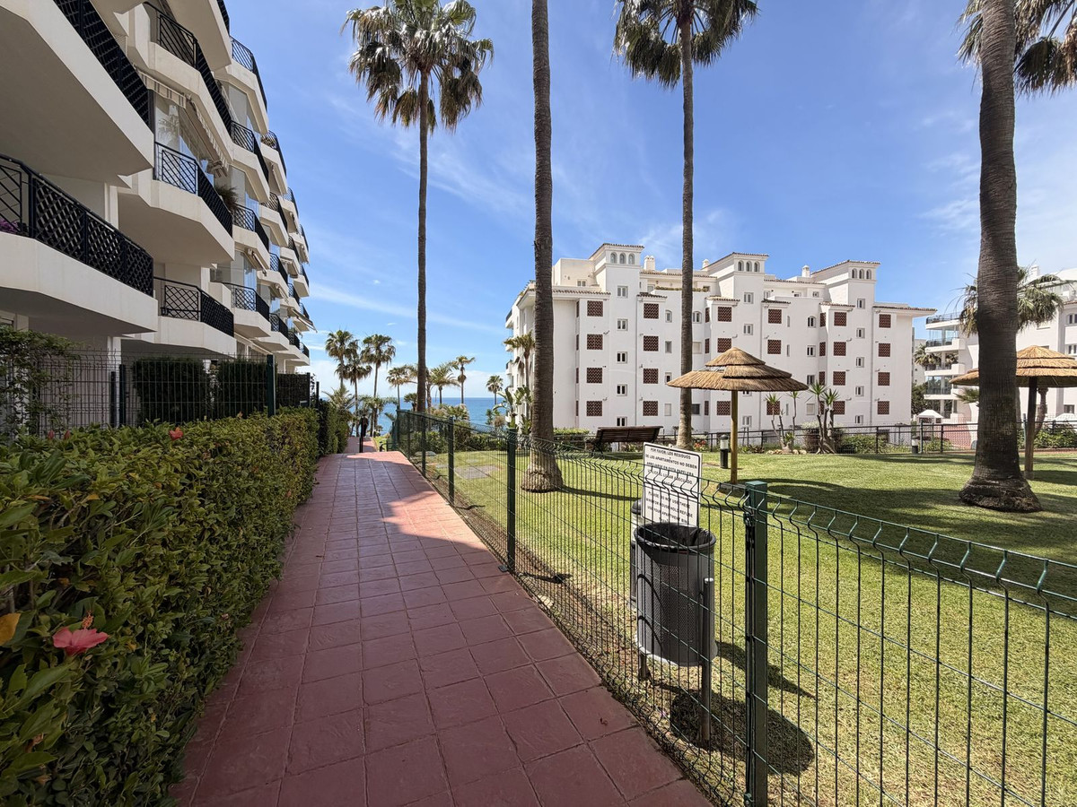 2 Bed Apartment for sale in Calahonda Costa Del Sol, Málaga, Spain