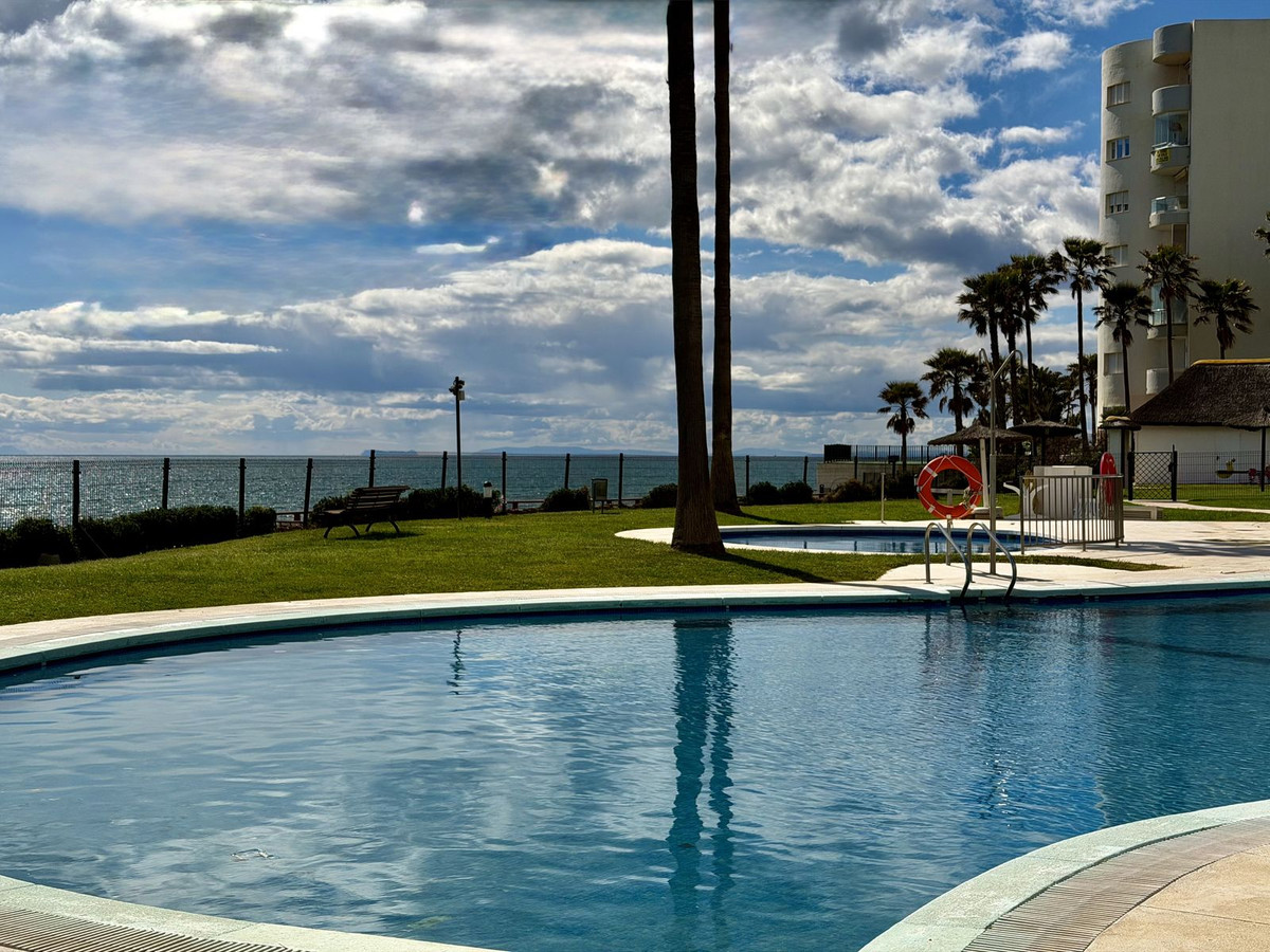 2 Bed Apartment for sale in Calahonda Costa Del Sol, Málaga, Spain