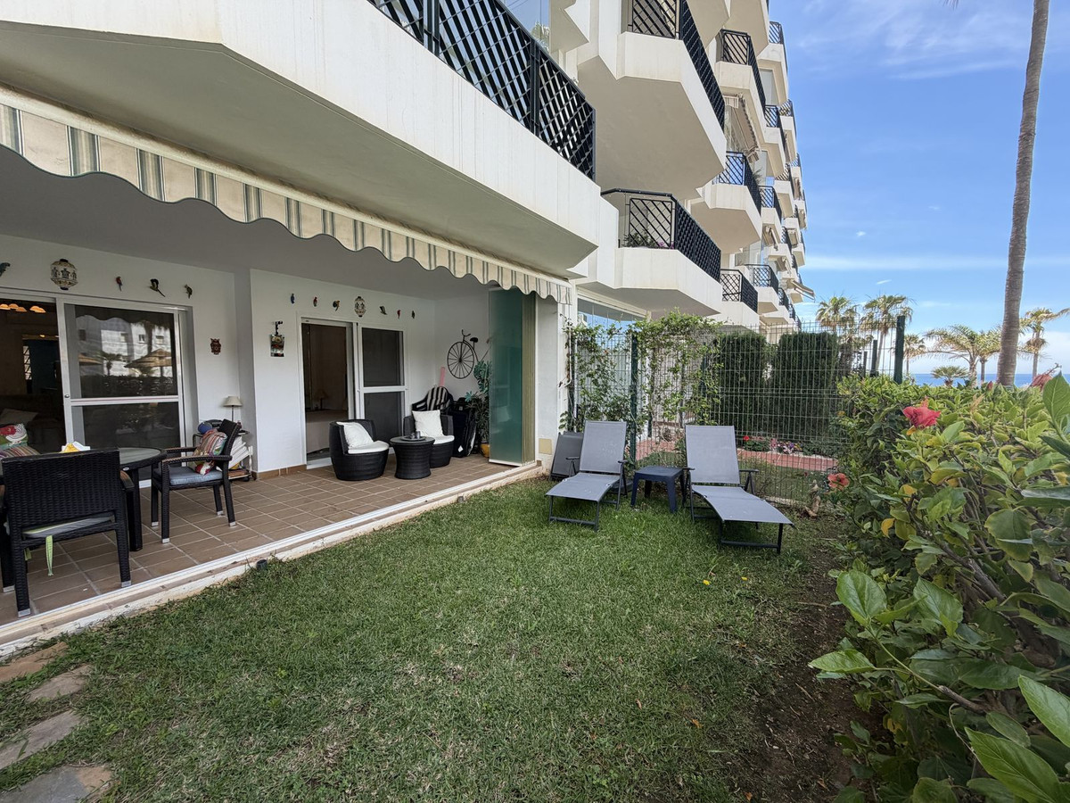 2 Bed Apartment for sale in Calahonda Costa Del Sol, Málaga, Spain