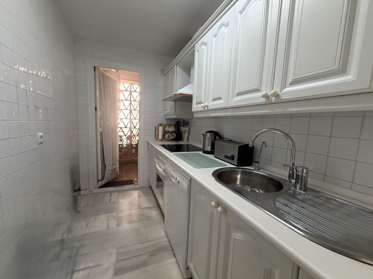 2 Bed Apartment for sale in Calahonda Costa Del Sol, Málaga, Spain