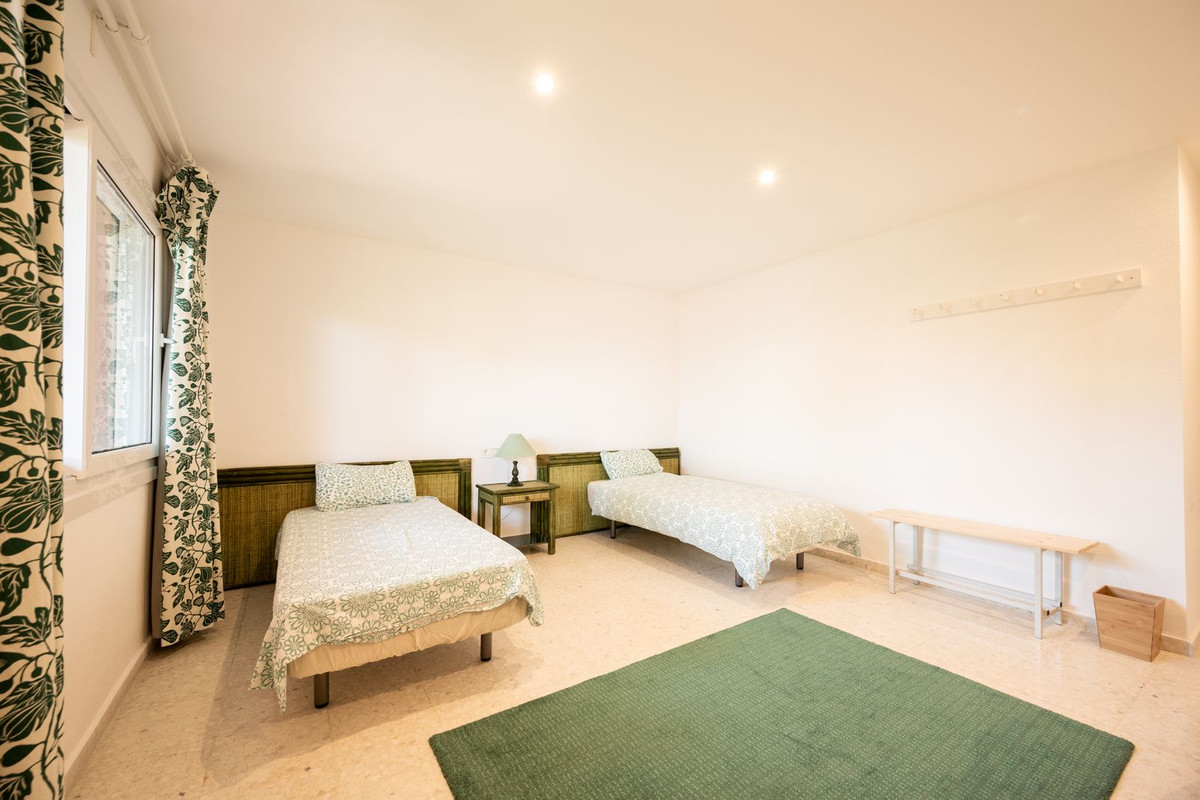 4 Bed Townhouse for sale in Elviria Costa Del Sol, Málaga, Spain