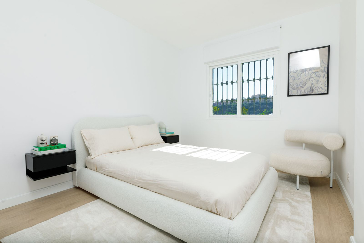 3 Bed Apartment for sale in La Quinta Costa Del Sol, Málaga, Spain