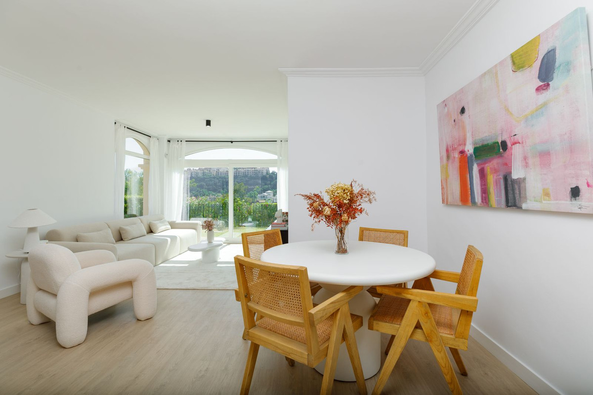 3 Bed Apartment for sale in La Quinta Costa Del Sol, Málaga, Spain