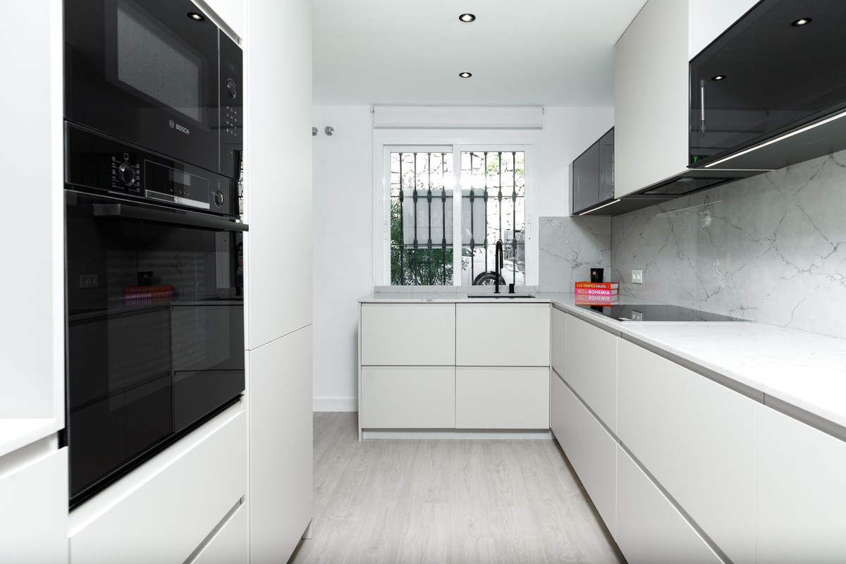 3 Bed Apartment for sale in La Quinta Costa Del Sol, Málaga, Spain