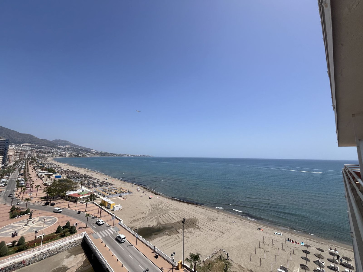Se vende Apartamento Planta Media de 2 dormitorios en Costa Del Sol, Málaga, España