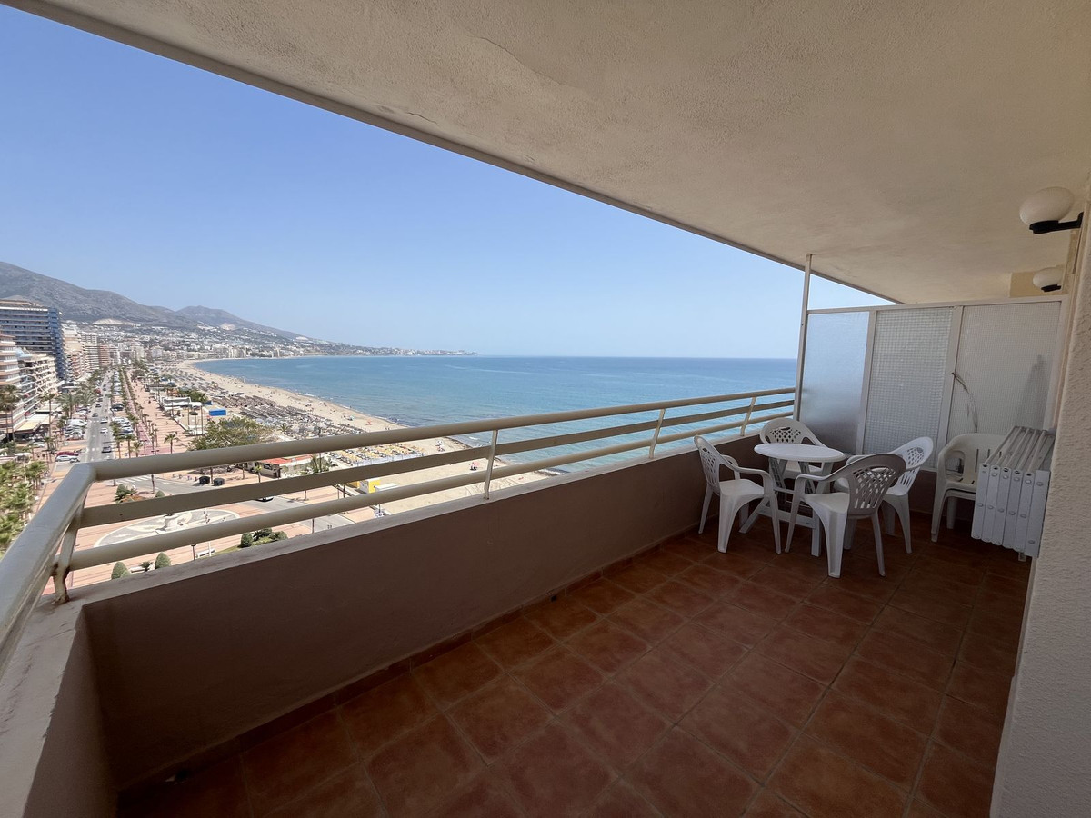 Se vende Apartamento Planta Media de 2 dormitorios en Costa Del Sol, Málaga, España