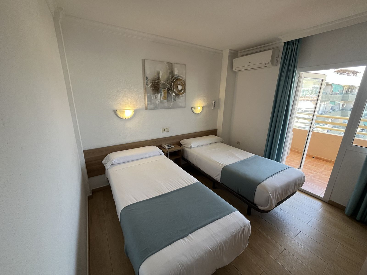 Se vende Apartamento Planta Media de 2 dormitorios en Costa Del Sol, Málaga, España