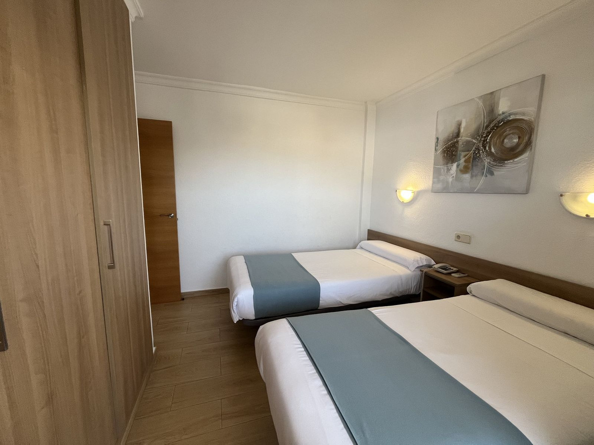 Se vende Apartamento Planta Media de 2 dormitorios en Costa Del Sol, Málaga, España
