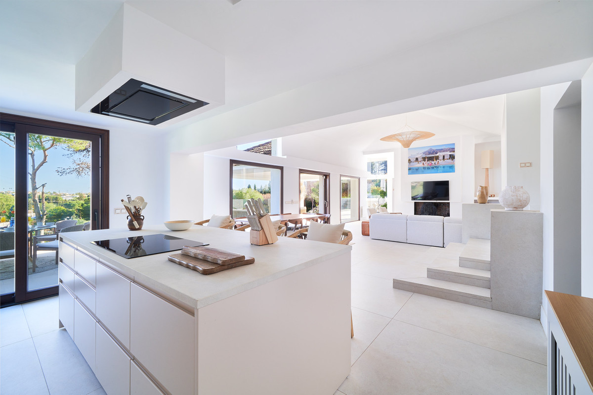 Se vende Villa - Chalet de 6 dormitorios en Costa Del Sol, Málaga, España
