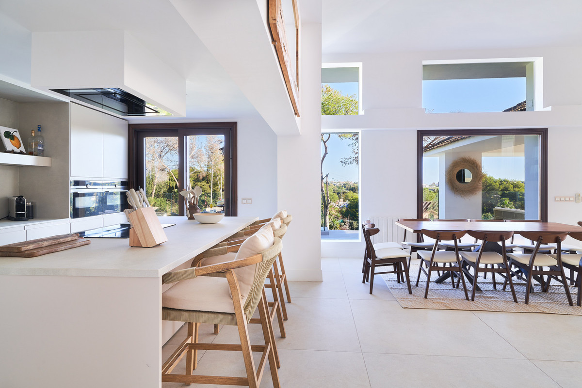 Se vende Villa - Chalet de 6 dormitorios en Costa Del Sol, Málaga, España