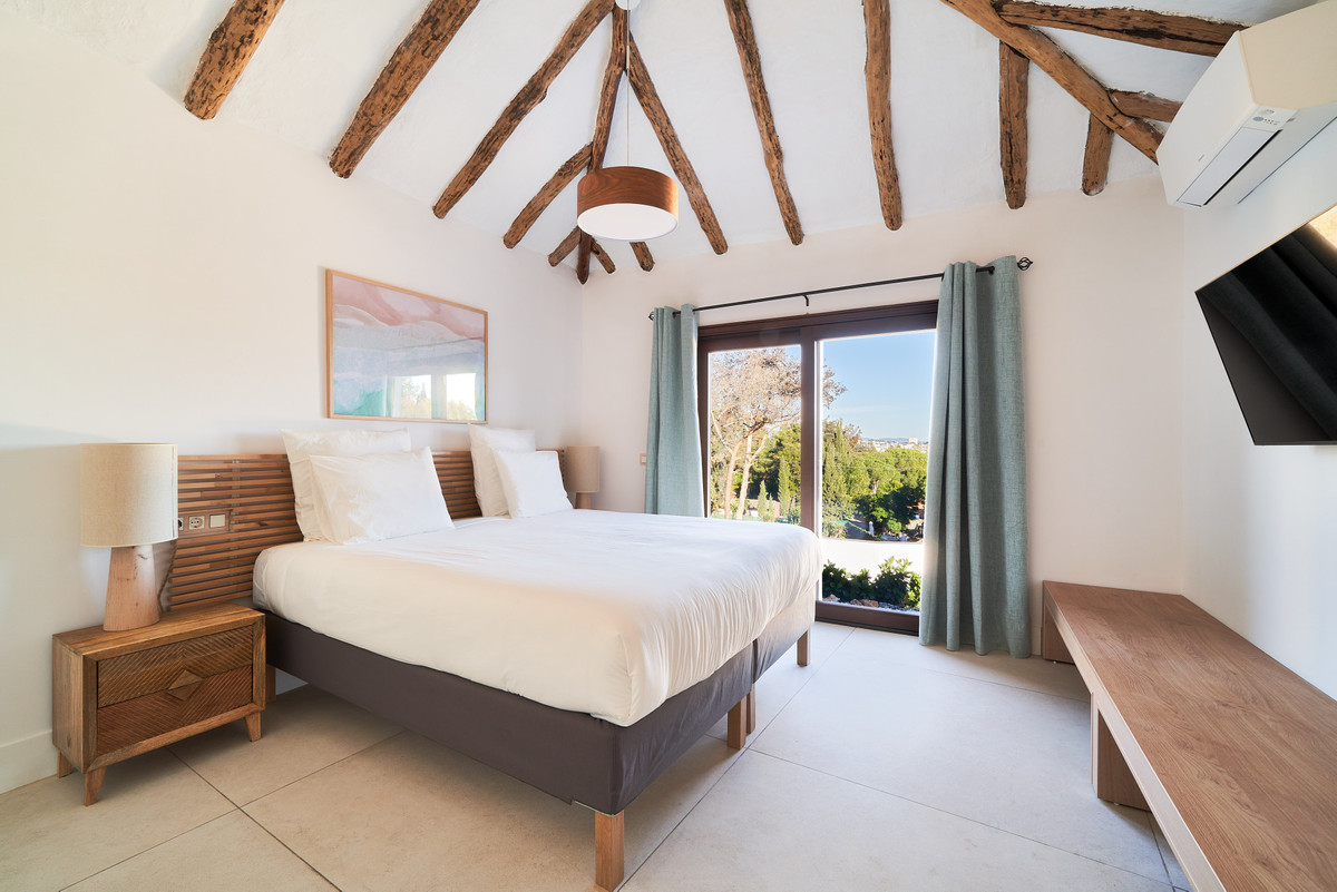 Se vende Villa - Chalet de 6 dormitorios en Costa Del Sol, Málaga, España