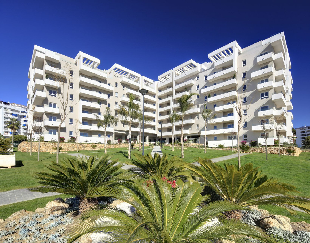 3 Bed Apartment for sale in Nueva Andalucía Costa Del Sol, Málaga, Spain