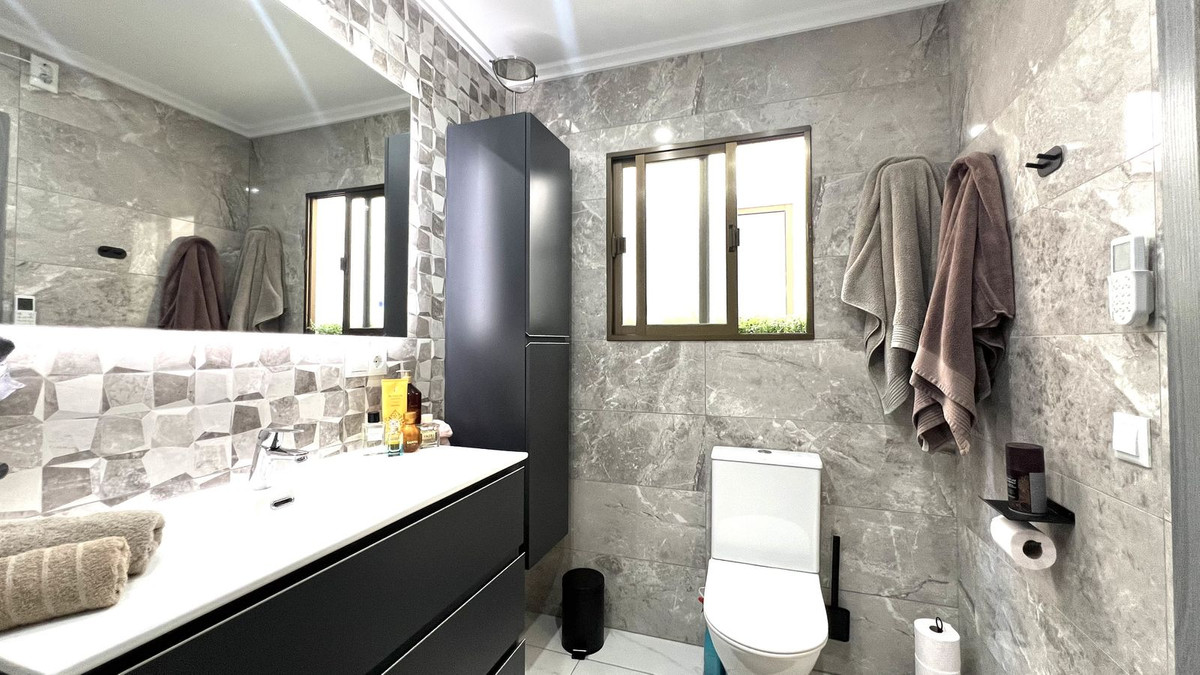 Se vende Apartamento Planta Baja de 3 dormitorios en Costa Blanca, Alicante, España