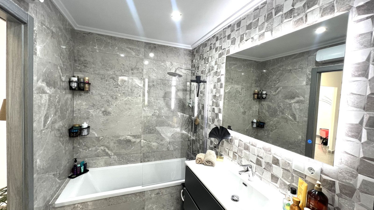 Se vende Apartamento Planta Baja de 3 dormitorios en Costa Blanca, Alicante, España