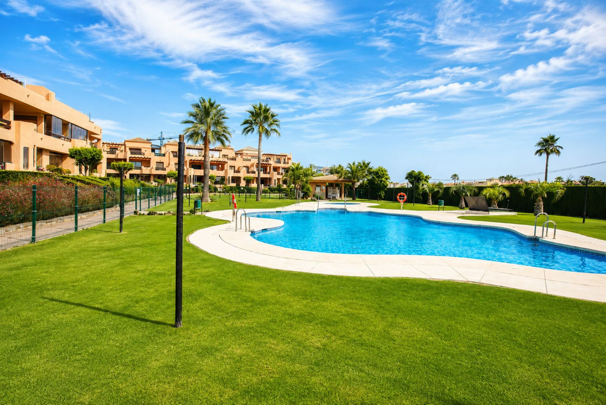 Se vende Apartamento Planta Baja de 2 dormitorios en Costa Del Sol, Málaga, España