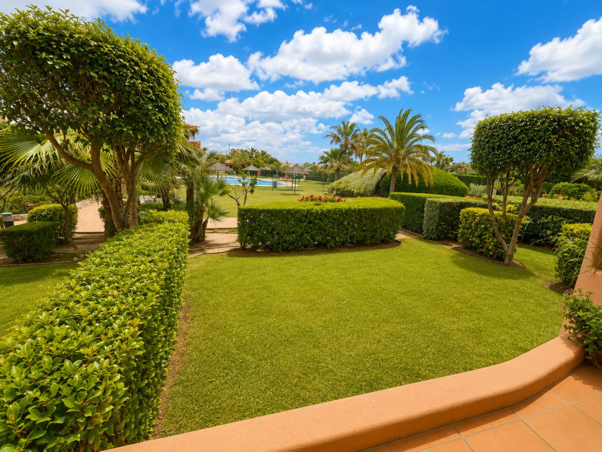 Se vende Apartamento Planta Baja de 2 dormitorios en Costa Del Sol, Málaga, España