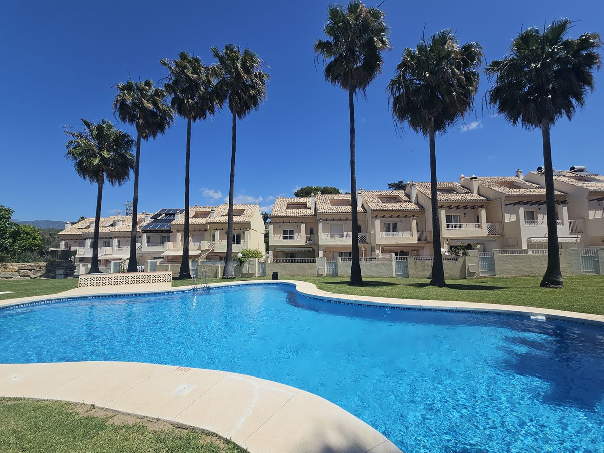 3 Bed Townhouse for sale in El Rosario Costa Del Sol, Málaga, Spain