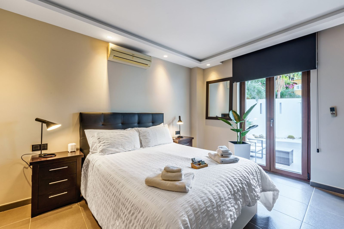 5 Bed Townhouse for sale in El Rosario Costa Del Sol, Málaga, Spain
