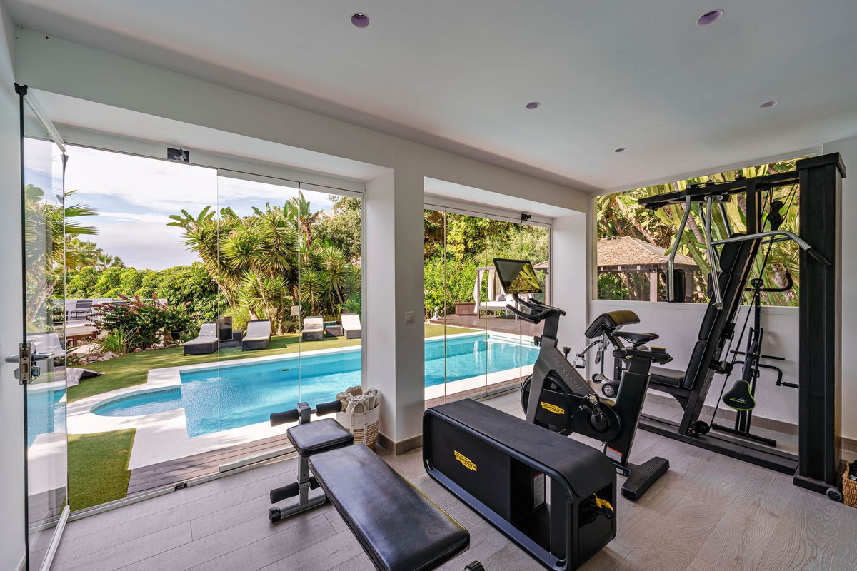 5 Bed Townhouse for sale in El Rosario Costa Del Sol, Málaga, Spain