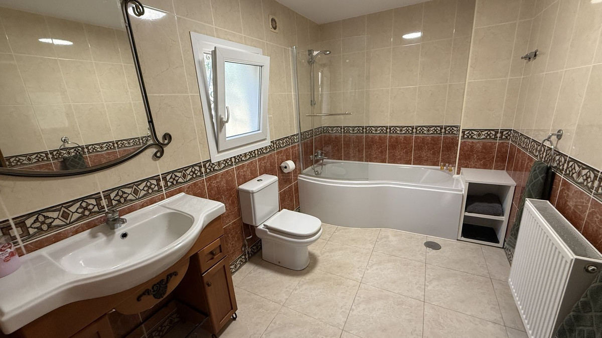 4 Bed Townhouse for sale in La Cala De Mijas Costa Del Sol, Málaga, Spain