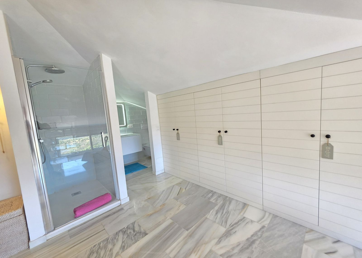 Se vende Apartamento Planta Media de 2 dormitorios en Costa Del Sol, Málaga, España