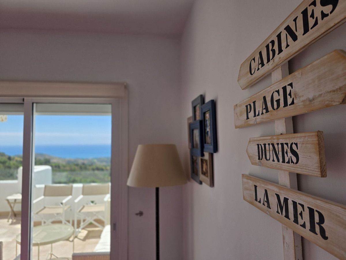 Se vende Apartamento Planta Media de 2 dormitorios en Costa Del Sol, Málaga, España
