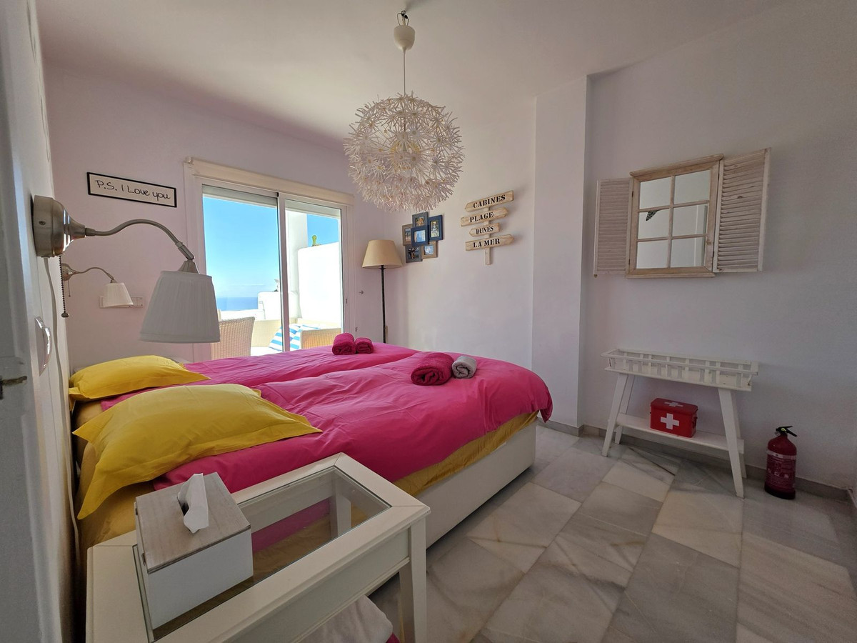Se vende Apartamento Planta Media de 2 dormitorios en Costa Del Sol, Málaga, España