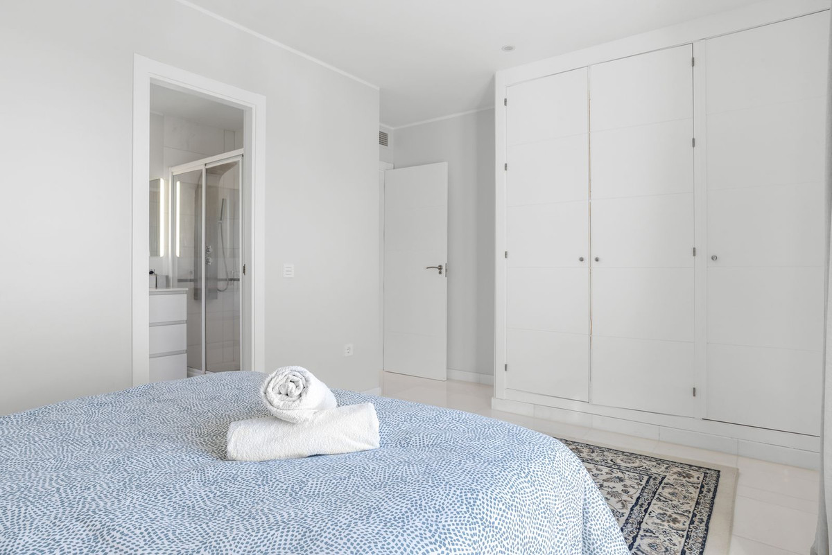 3 Bed Apartment for sale in Doña Julia Costa Del Sol, Málaga, Spain