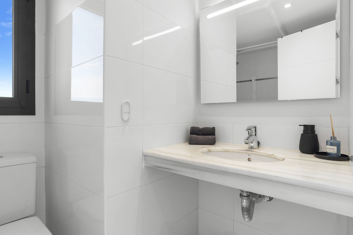 3 Bed Apartment for sale in Doña Julia Costa Del Sol, Málaga, Spain
