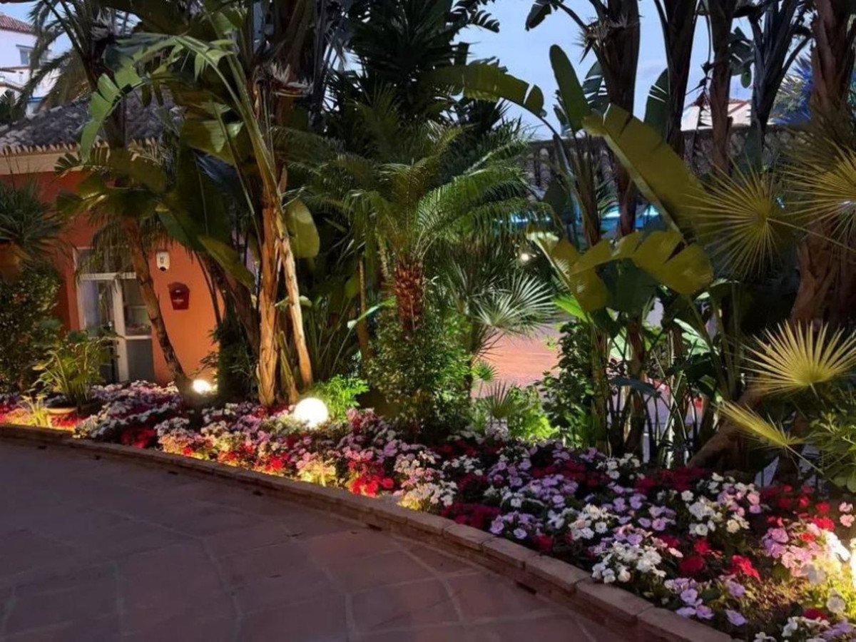 2 Bed Apartment for sale in Puerto Banús Costa Del Sol, Málaga, Spain