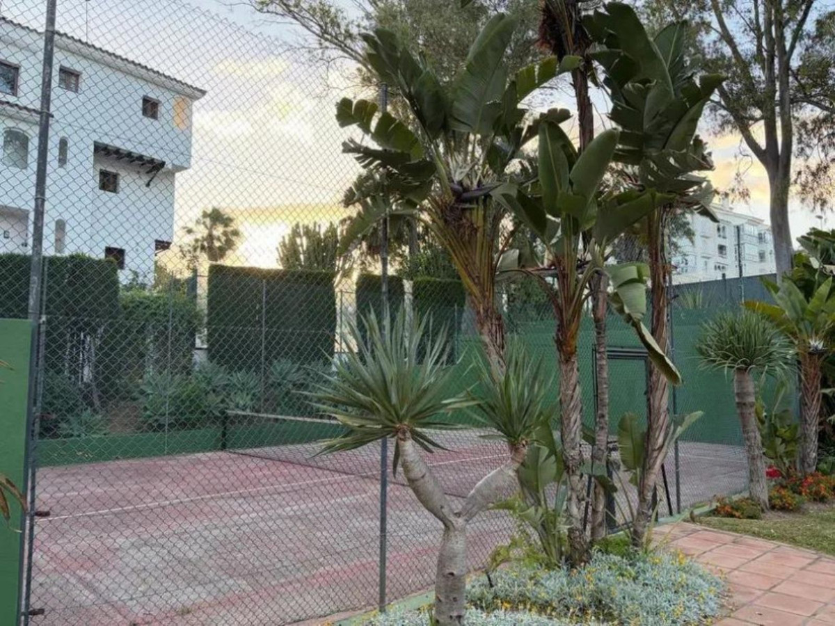 2 Bed Apartment for sale in Puerto Banús Costa Del Sol, Málaga, Spain