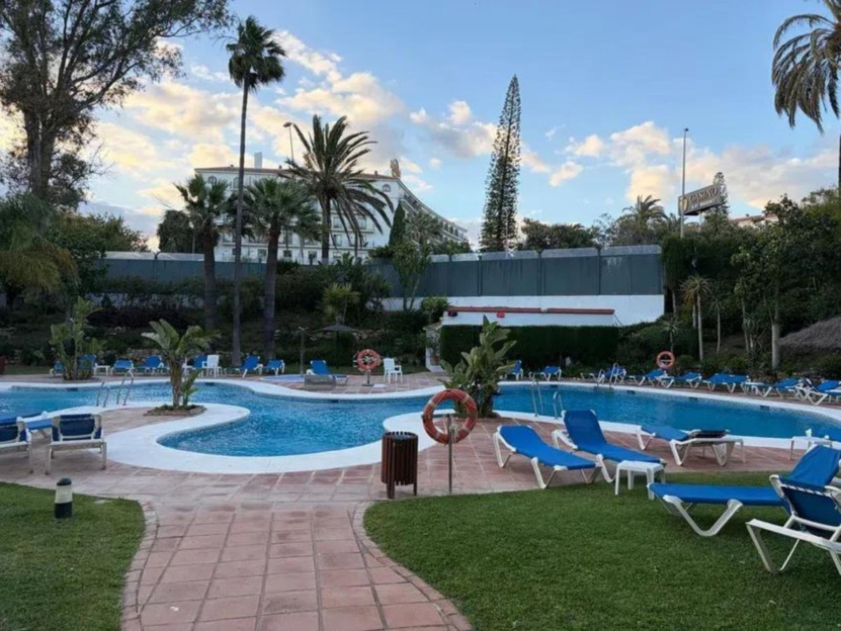 2 Bed Apartment for sale in Puerto Banús Costa Del Sol, Málaga, Spain