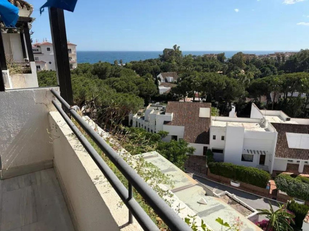 2 Bed Apartment for sale in Puerto Banús Costa Del Sol, Málaga, Spain