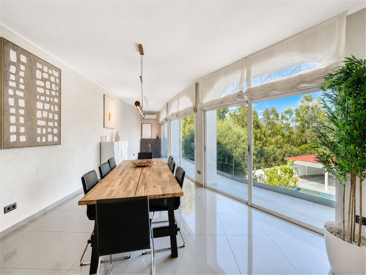 4 Bed Townhouse for sale in Benahavís Costa Del Sol, Málaga, Spain