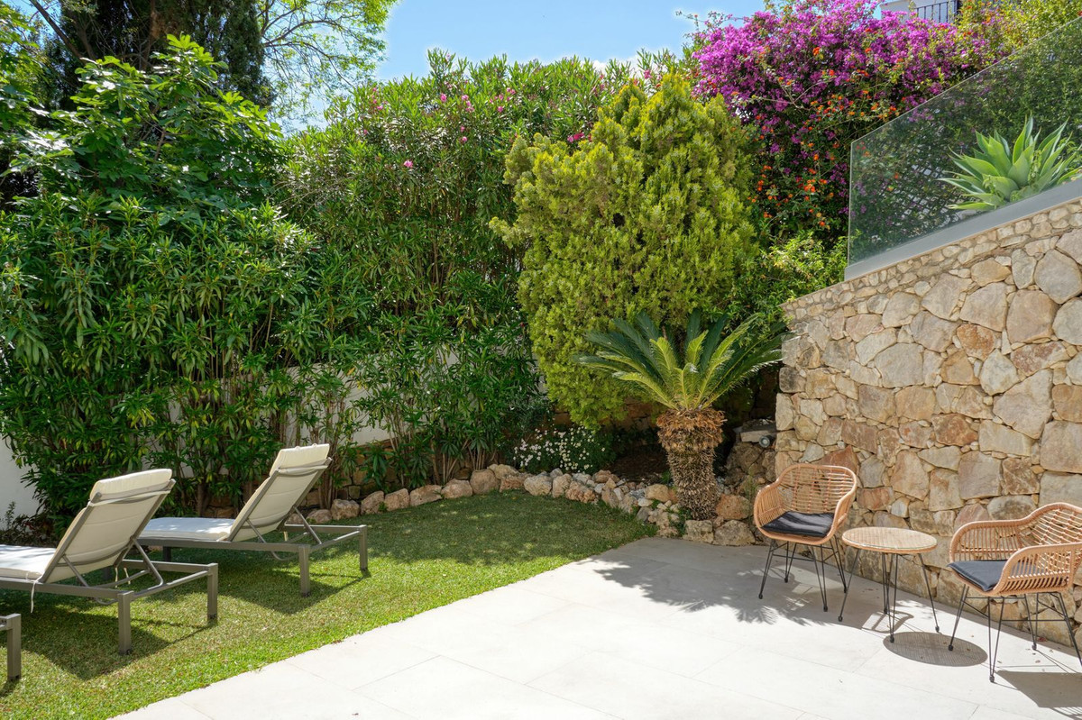 4 Bed Townhouse for sale in Benahavís Costa Del Sol, Málaga, Spain