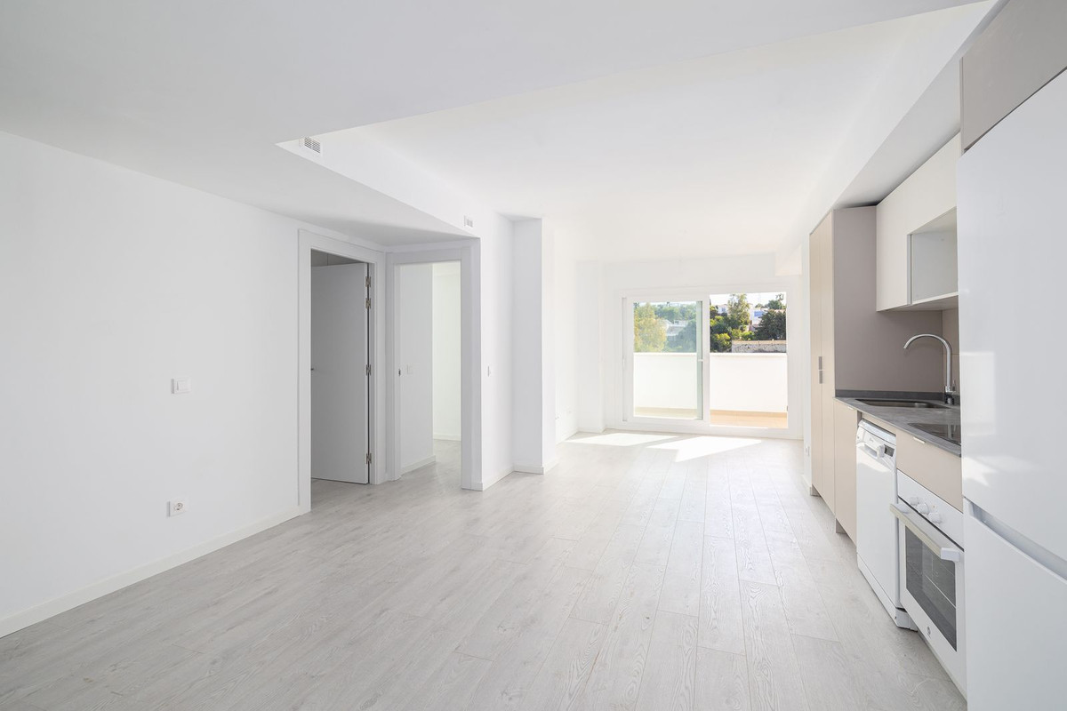 3 Bed Apartment for sale in Torreblanca Costa Del Sol, Málaga, Spain