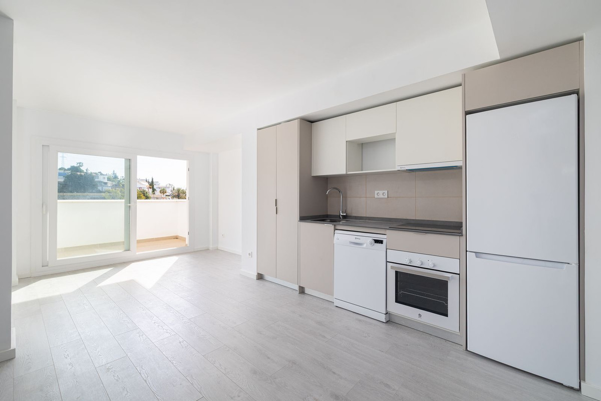 3 Bed Apartment for sale in Torreblanca Costa Del Sol, Málaga, Spain