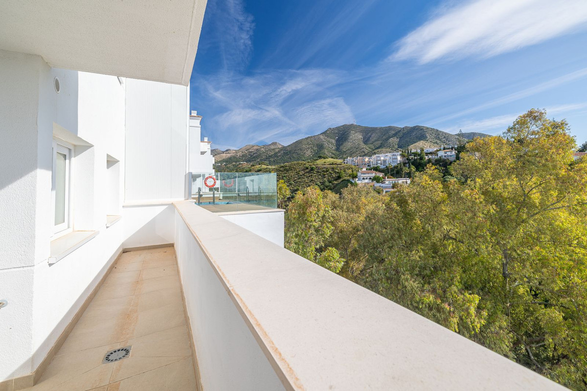 3 Bed Apartment for sale in Torreblanca Costa Del Sol, Málaga, Spain