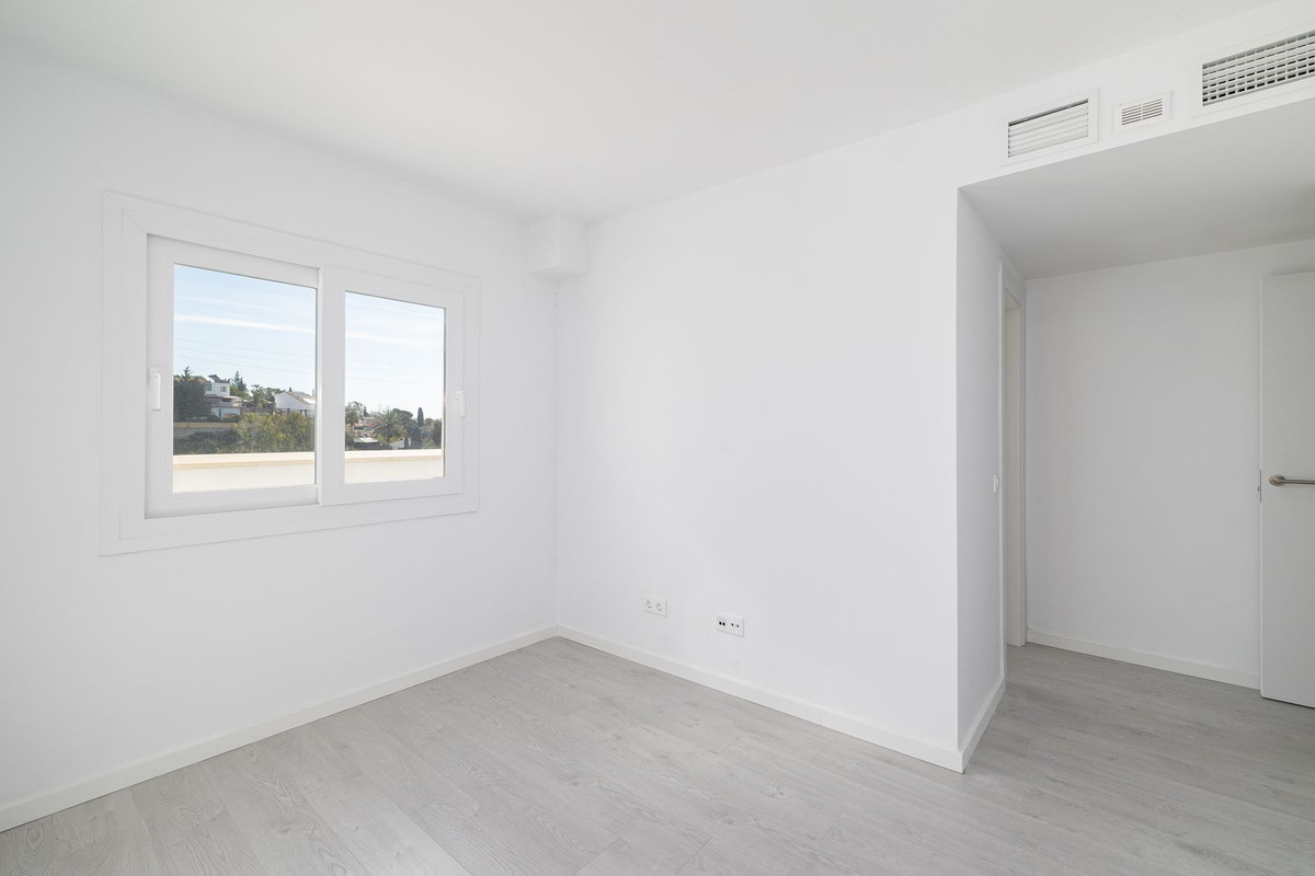 3 Bed Apartment for sale in Torreblanca Costa Del Sol, Málaga, Spain